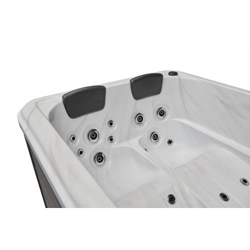 Luxury Spas Social 5-Person Hot Tub