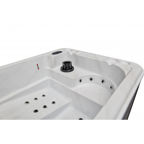 Luxury Spas Social 5-Person Hot Tub