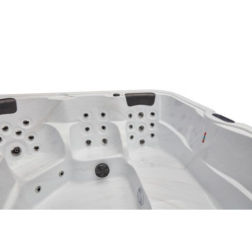 Luxury Spas Eclipse 6-Person Hot Tub