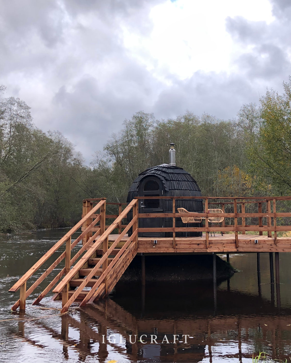 Iglucraft Single Iglusauna 4-Person Fully Assembled Outdoor Sauna