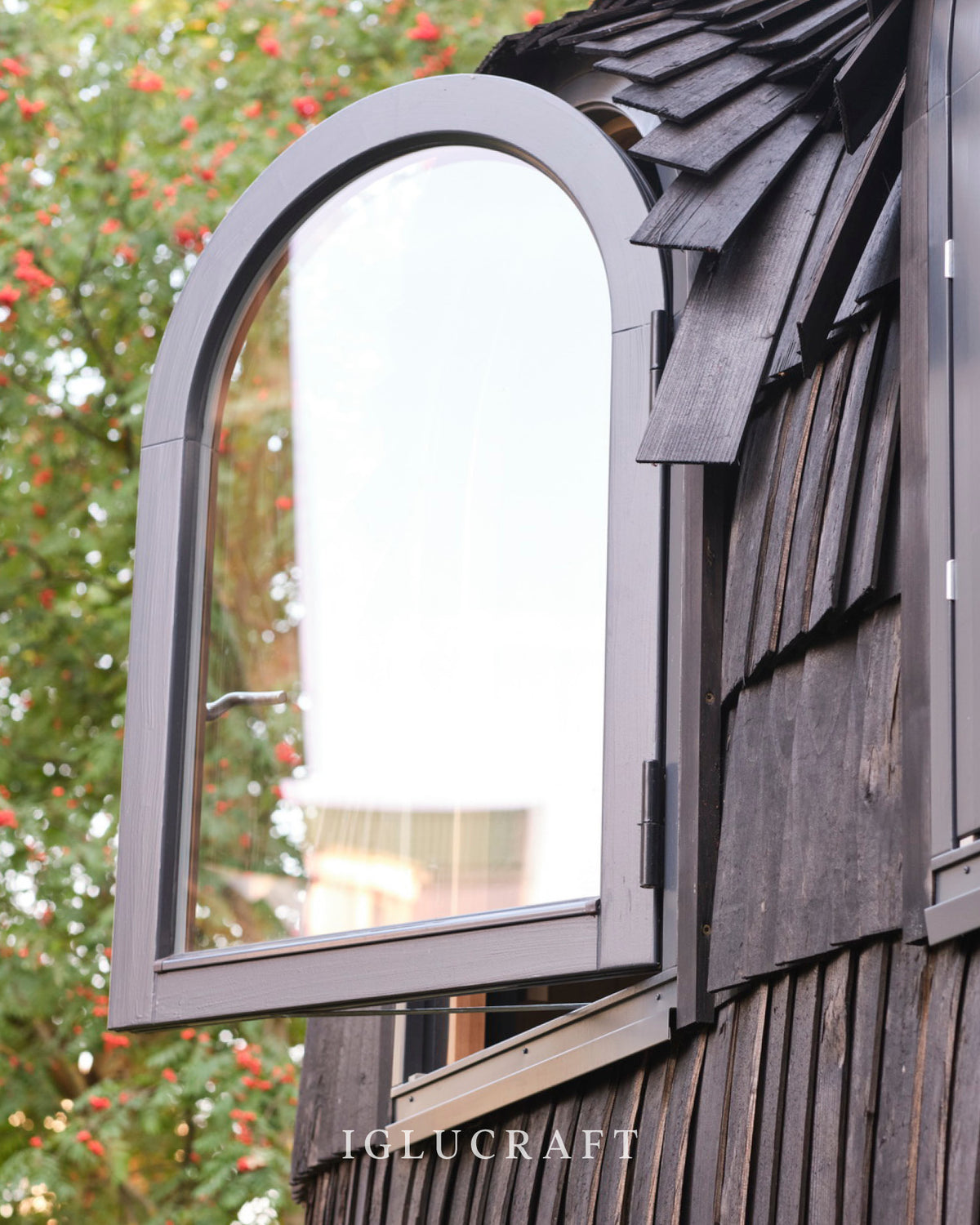 Iglucraft Triple Iglusauna 6-Person Fully Assembled Outdoor Sauna