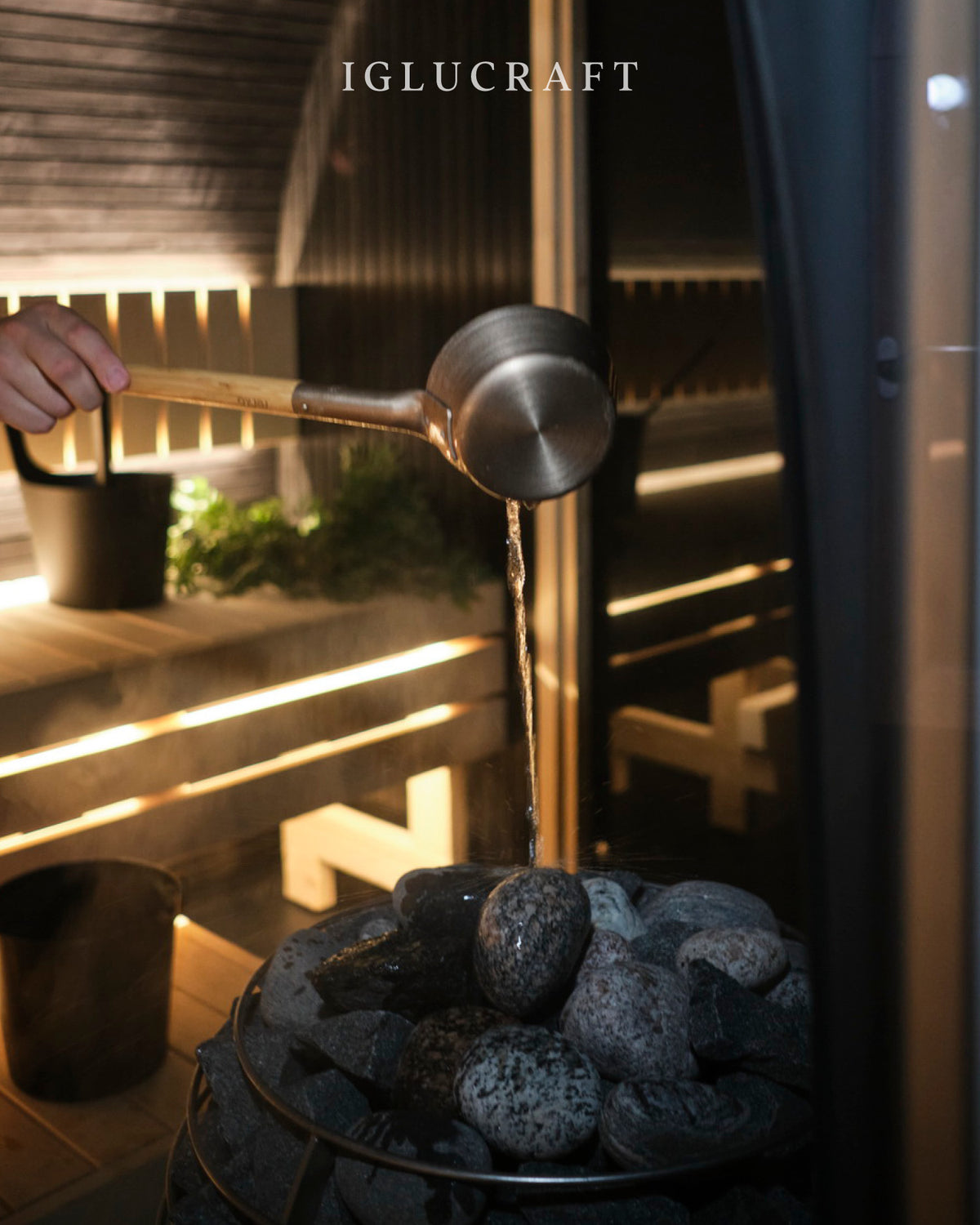 Iglucraft Triple Iglusauna 6-Person Fully Assembled Outdoor Sauna