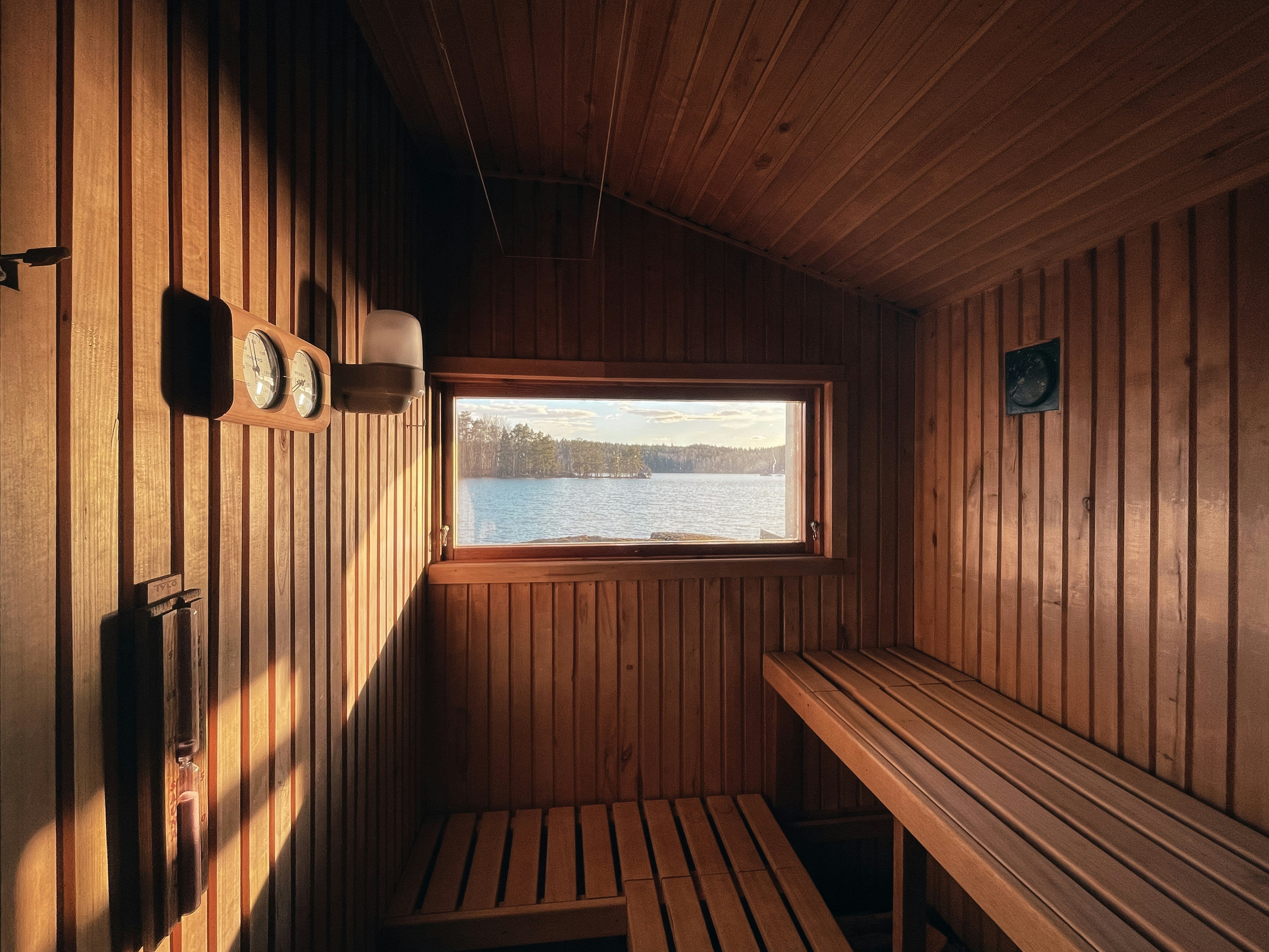 sauna-before-or-after-workout-which-is-better-nordica-sauna