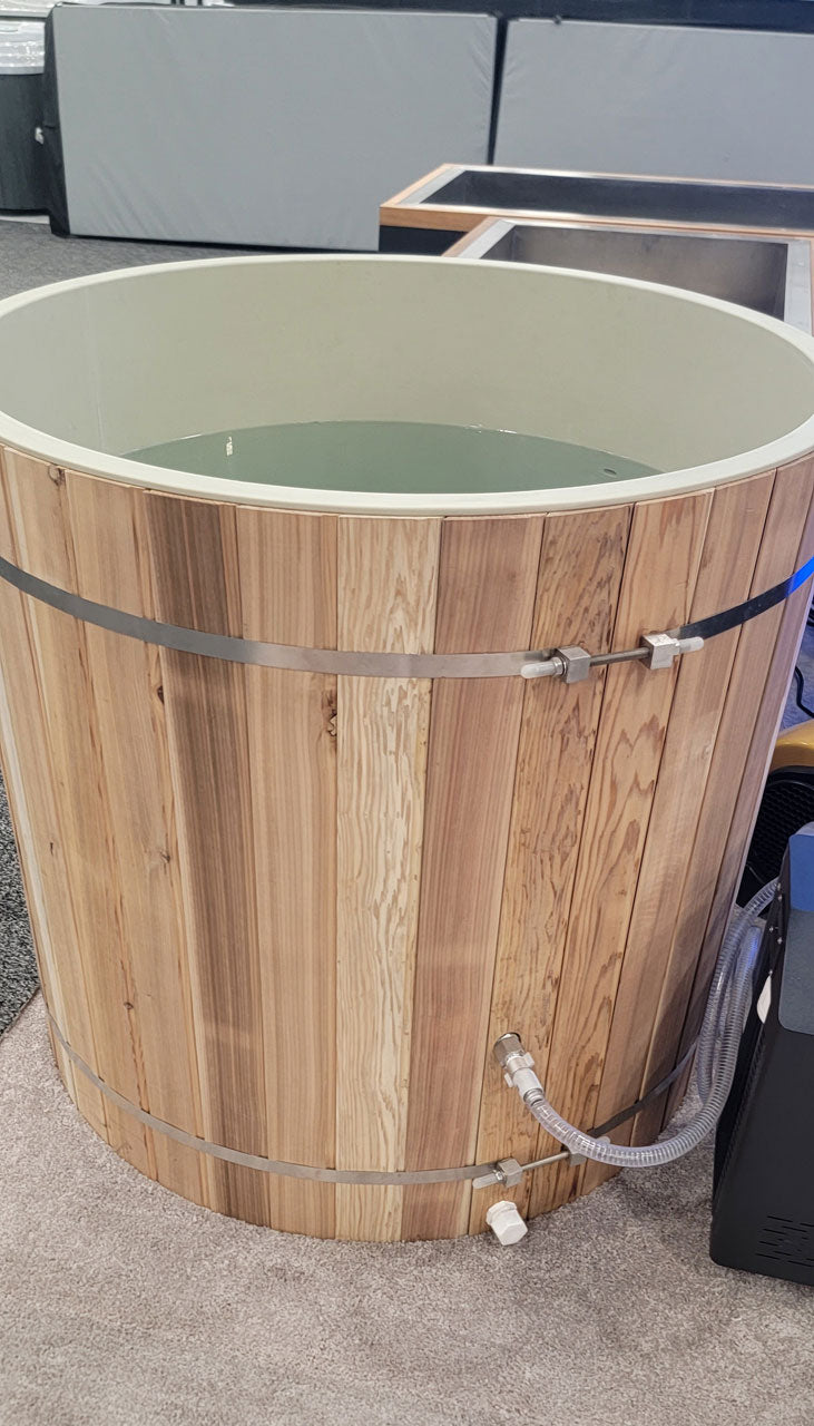 Golden Designs Dynamic Cold Therapy Cedar Barrel Spa – Plastic Tub with Chiller