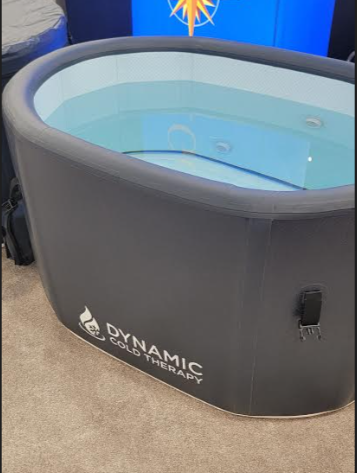 Golden Designs Dynamic Cold Therapy Inflatable Spa Cold Tub with Chiller (Oval)