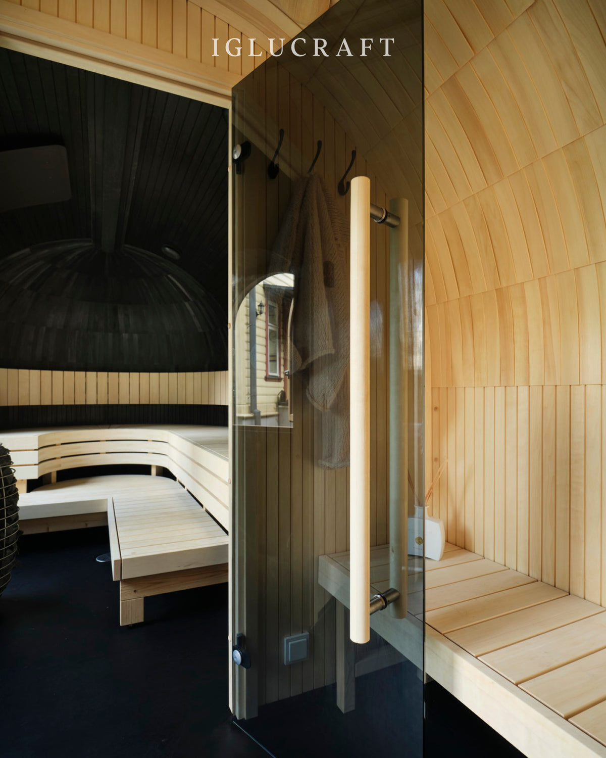 Iglucraft Triple Iglusauna 6-Person Fully Assembled Outdoor Sauna