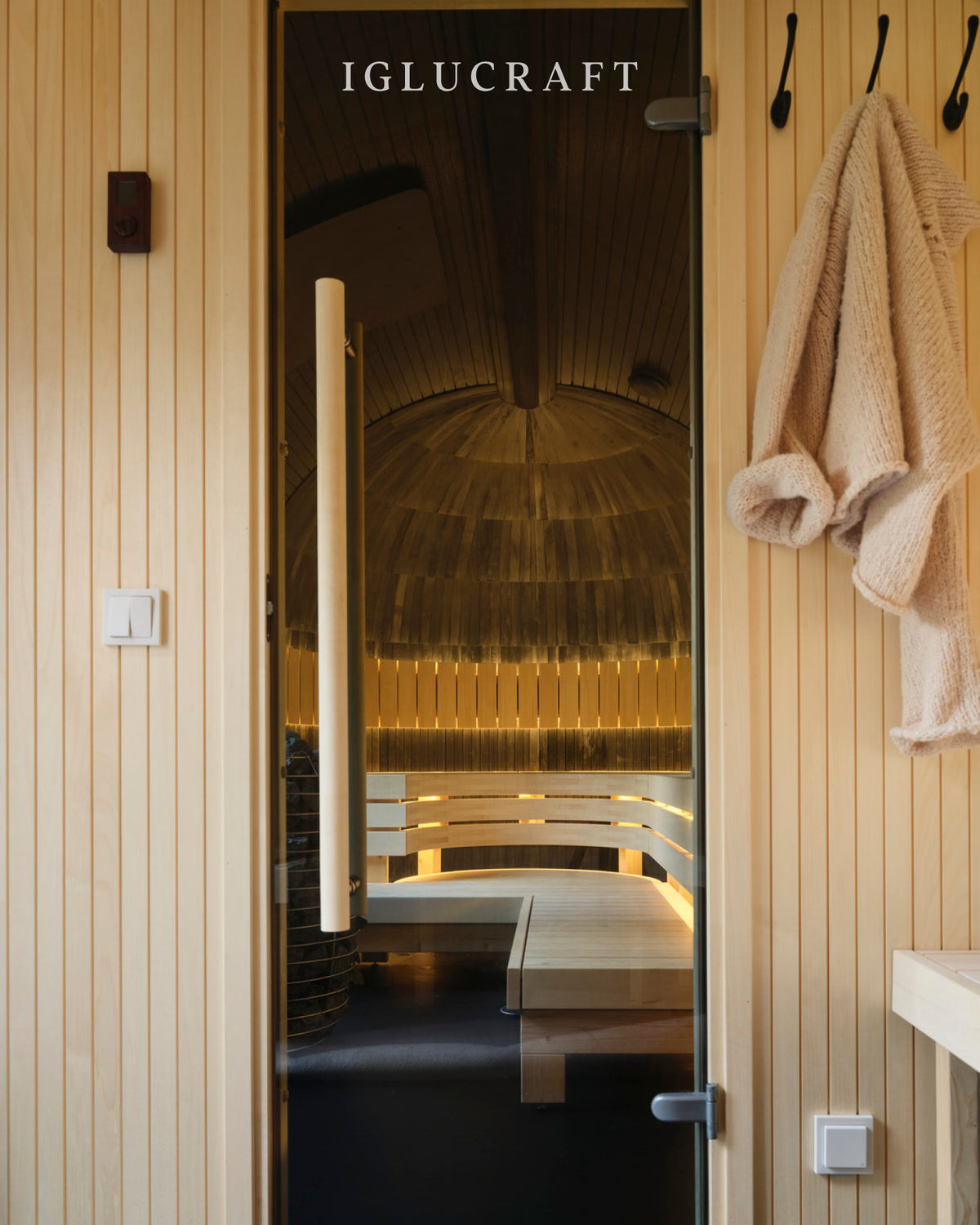 Iglucraft Triple Iglusauna 6-Person Fully Assembled Outdoor Sauna